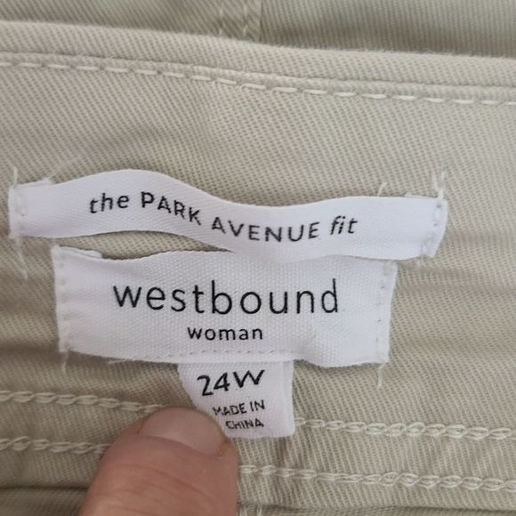 PLUS SIZE SHORTS. WOMAN'S WESTBOUND WOMAN'S SHORTS. - Picture 10 of 12